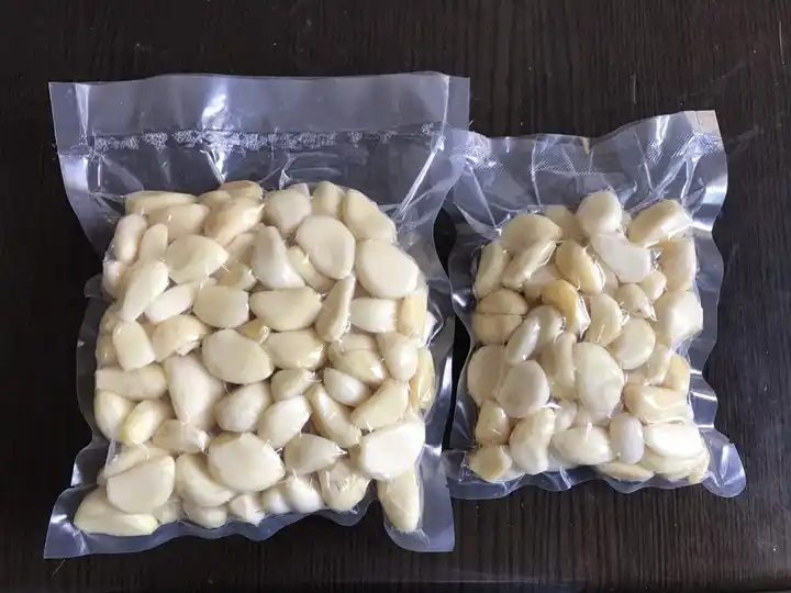 Tỏi đã được đóng gói chân không