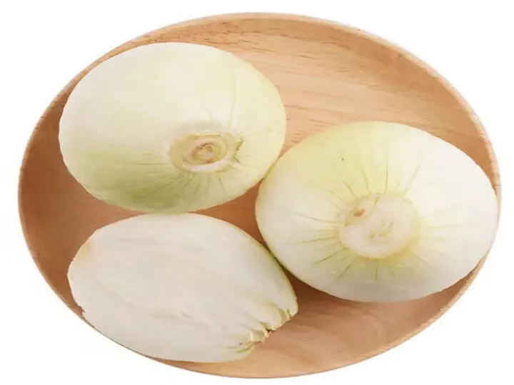 Peeled onion